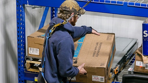 Capital Candy Company stacks more product onto the pallet and reduces the need for empty overhead space using the UNEX Pick Plank solution..