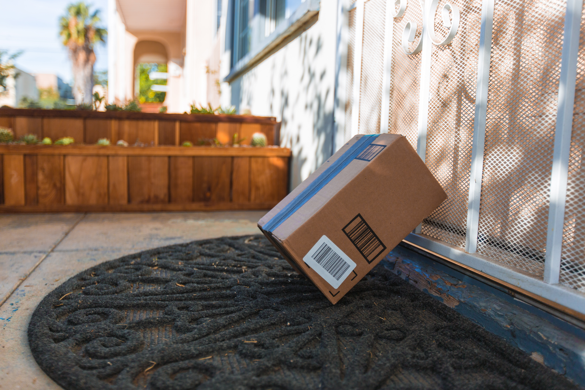 Getty Images 897218392 Package Delivery