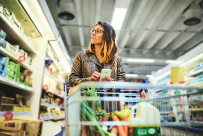 Getty Images 926538832 Grocery Shopper