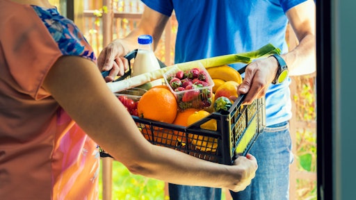 Getty Images 953800868 Grocery Delivery