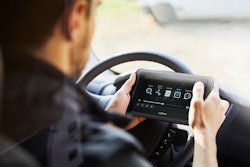 Device In Use1 Pro8475