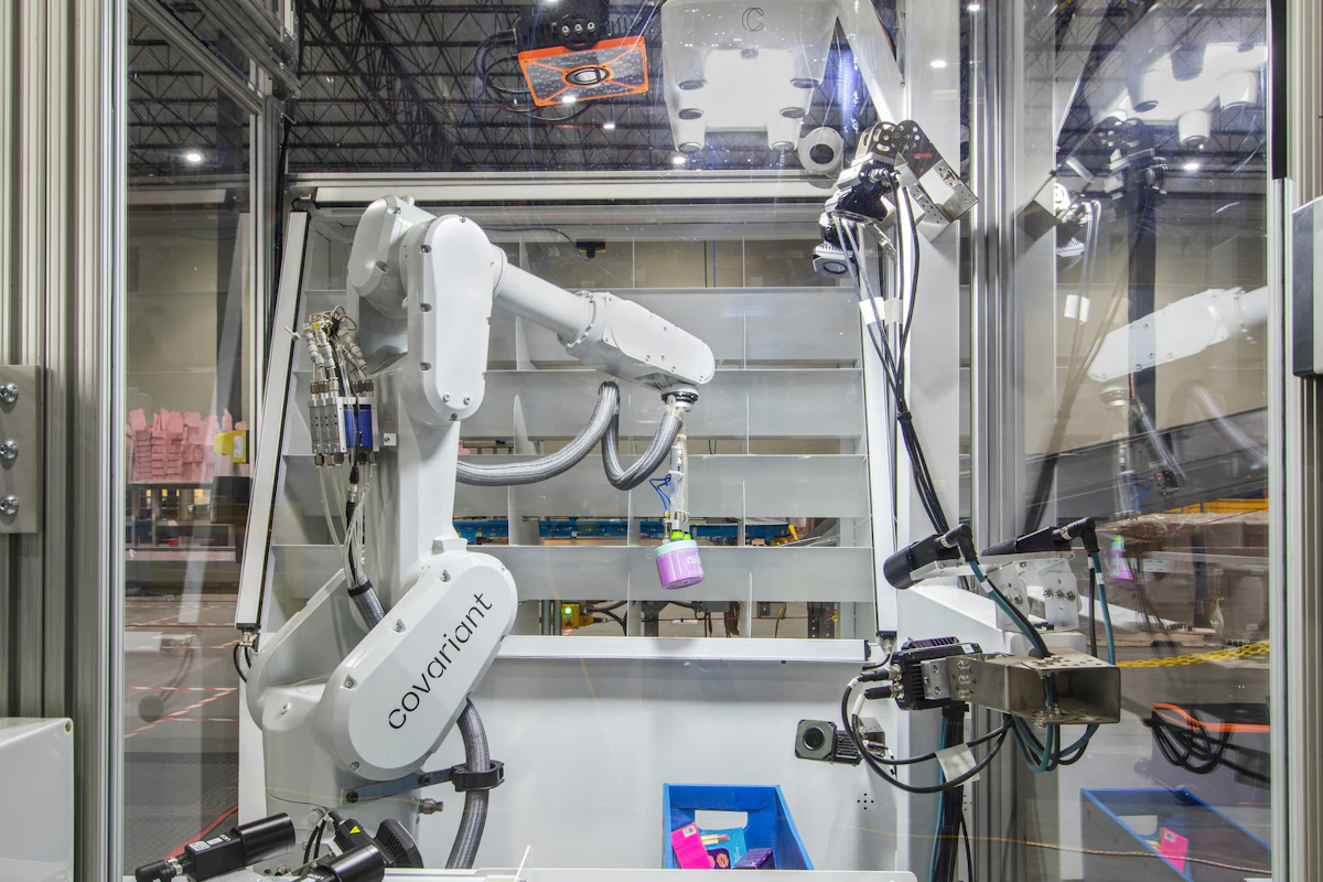 Logistics Professionals Express Growing Confidence in AI Robotics - Vimarsana News