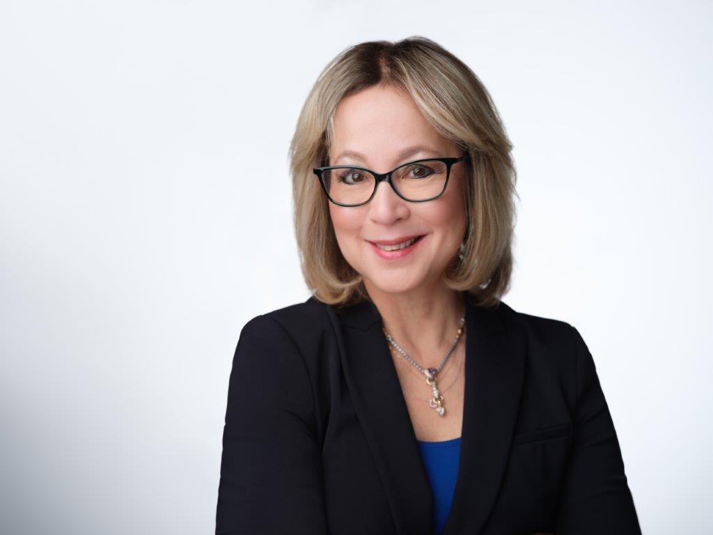 Tara Dunning Headshot