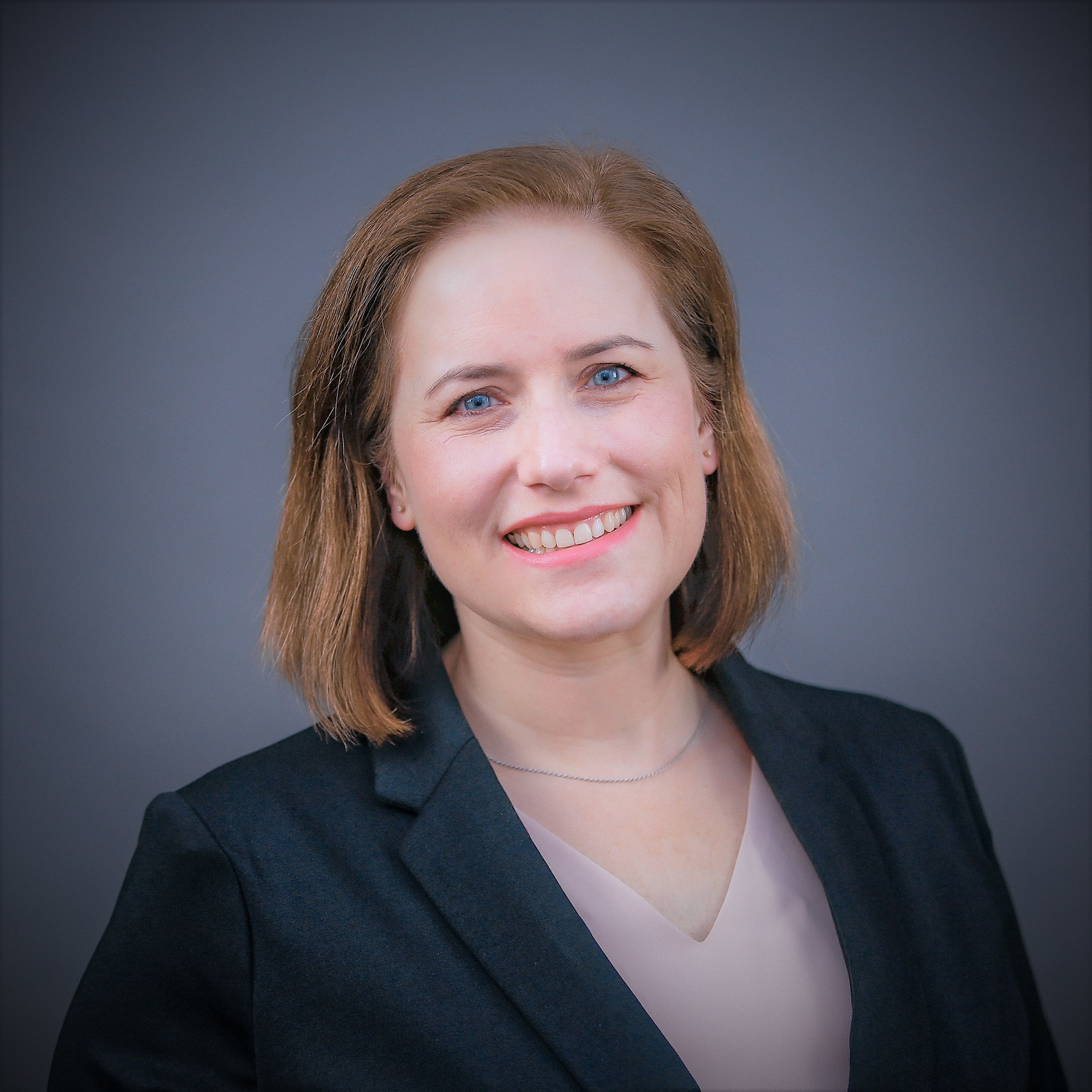 Cally Edgren Headshot