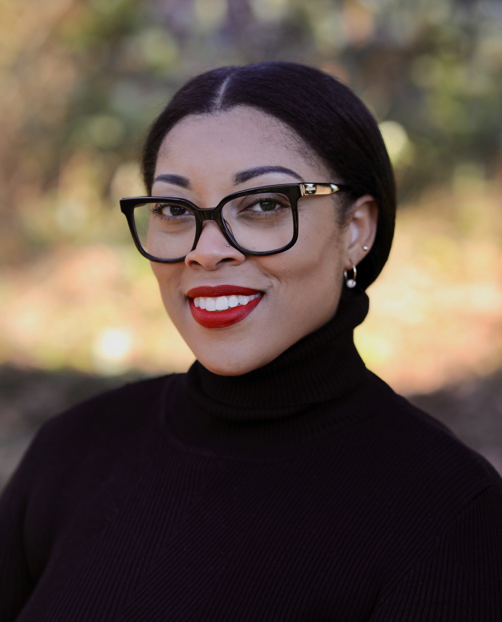 Kedena Henriques Thompson Hologenix Headshot