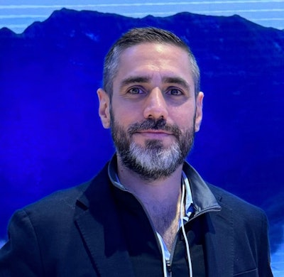 Brandon Daniels, Exiger