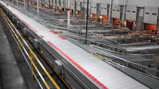 Wynright’s Automotion AutoSort 20 provides a single side sort rates of 250 to 300 cases per minute; and a double sided sort rate of up to 150 cartons per minute.