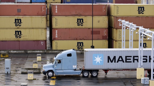 containers truck atPort 56f17755410ec
