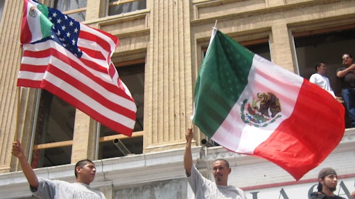us mexico flags 56e1ad931ee77