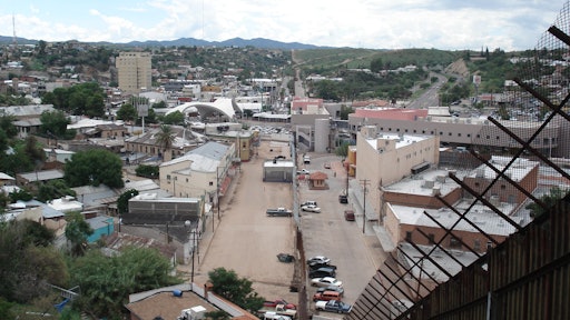 Ambos Nogales circa 2008 58a5e7423563a