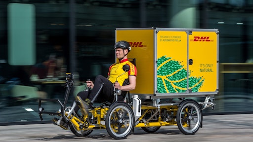 The City Hub is a customized trailer that can carry up to four containers for the DHL Cubicycle, a customized cargo bicycle, which can carry a container with a load of up to 125 kg.