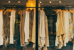 clothes retail 58f90aef01e44