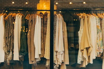 clothes retail 58f90aef01e44