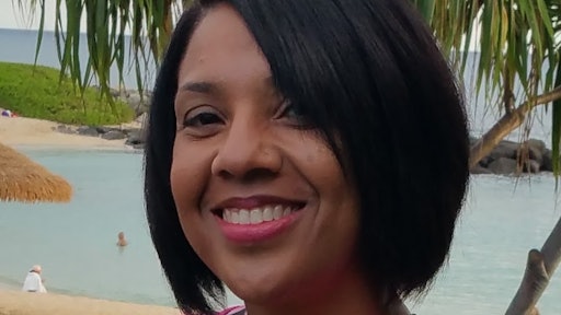Tracy Cannon headshot May 2017 2 594bf0df98038