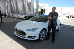 Elon Musk Tesla Factory Fremont CA USA 8765031426 2 59db8d9af2ab3