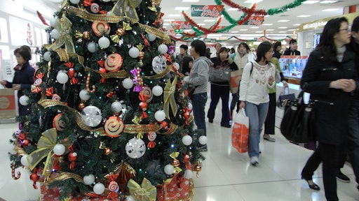holiday shopping department store retail 5a03179331b89