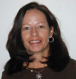 Suzie Holycross Headshot