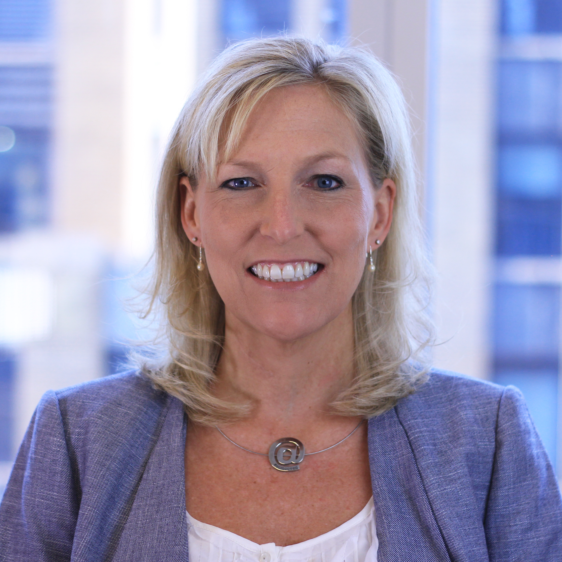 Kristi Perdue Hinkle Headshot Headshot