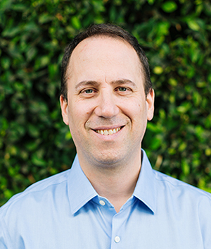 Yoav Kutner Headshot