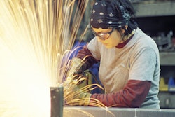 Womanwelder