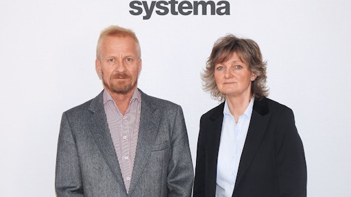 From left to right, CargoIT Founder Svein Huse and Systema CEO Birgit Vegheim.