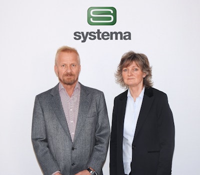 From left to right, CargoIT Founder Svein Huse and Systema CEO Birgit Vegheim.