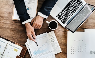 Agenda Analysis Business 990818