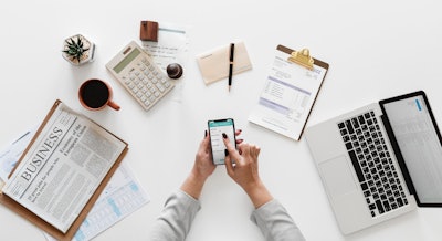Accounting Aerial Businesswoman 1043506