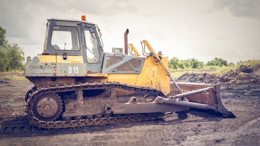 Yellow And Brown Metal Pay Loader On He Dirt 1009926