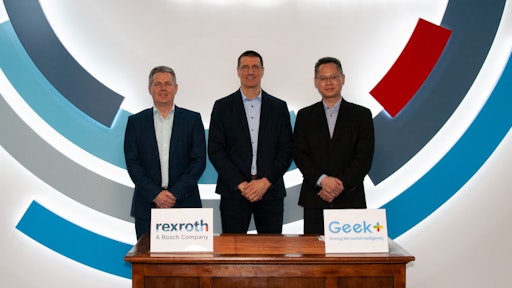 Geek+& Bosch Rexroth Joerg Heckel (pd Intralogistics Robotics At Bosch Rexroth), Thomas Fechner (svp Product Area New Business At Bosch Rexroth) And Jackson Zhang (vp Europe Geek+)
