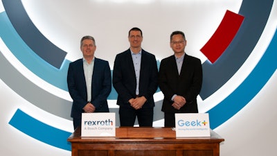 Geek+& Bosch Rexroth Joerg Heckel (pd Intralogistics Robotics At Bosch Rexroth), Thomas Fechner (svp Product Area New Business At Bosch Rexroth) And Jackson Zhang (vp Europe Geek+)