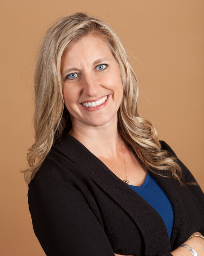 I Bas Et Becky Kelderman Headshot