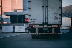 White Freight Truck Close Up Photography 2449454 (2)
