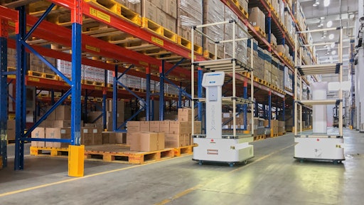 Forward X Robotics In Warehouse