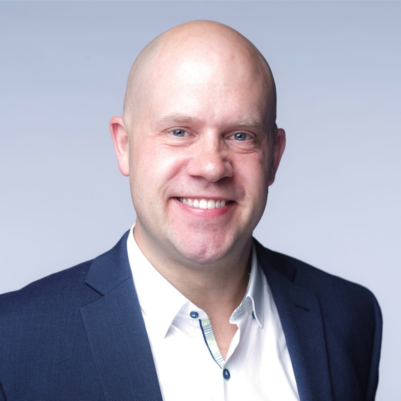 Qlik Sam Pierson Headshot