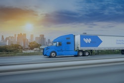 Wabash Taa S Trailer On Road (002)