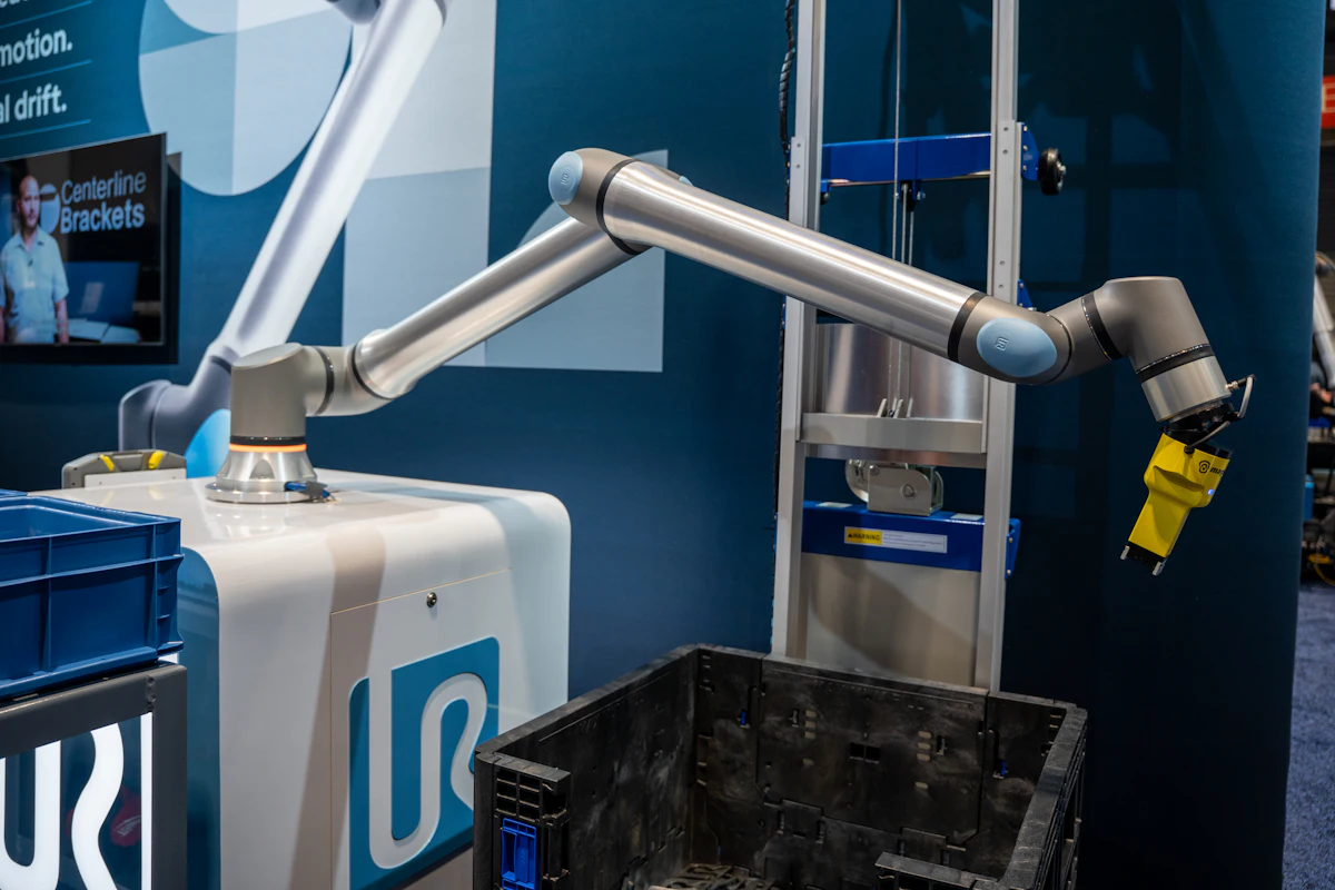 Unique Robotics Universal Robots Unveils Long-Reach Collaborative Robot for Automation ...