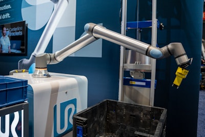 Universal Rrobot 8 Long Bin Picking Fabtech 1