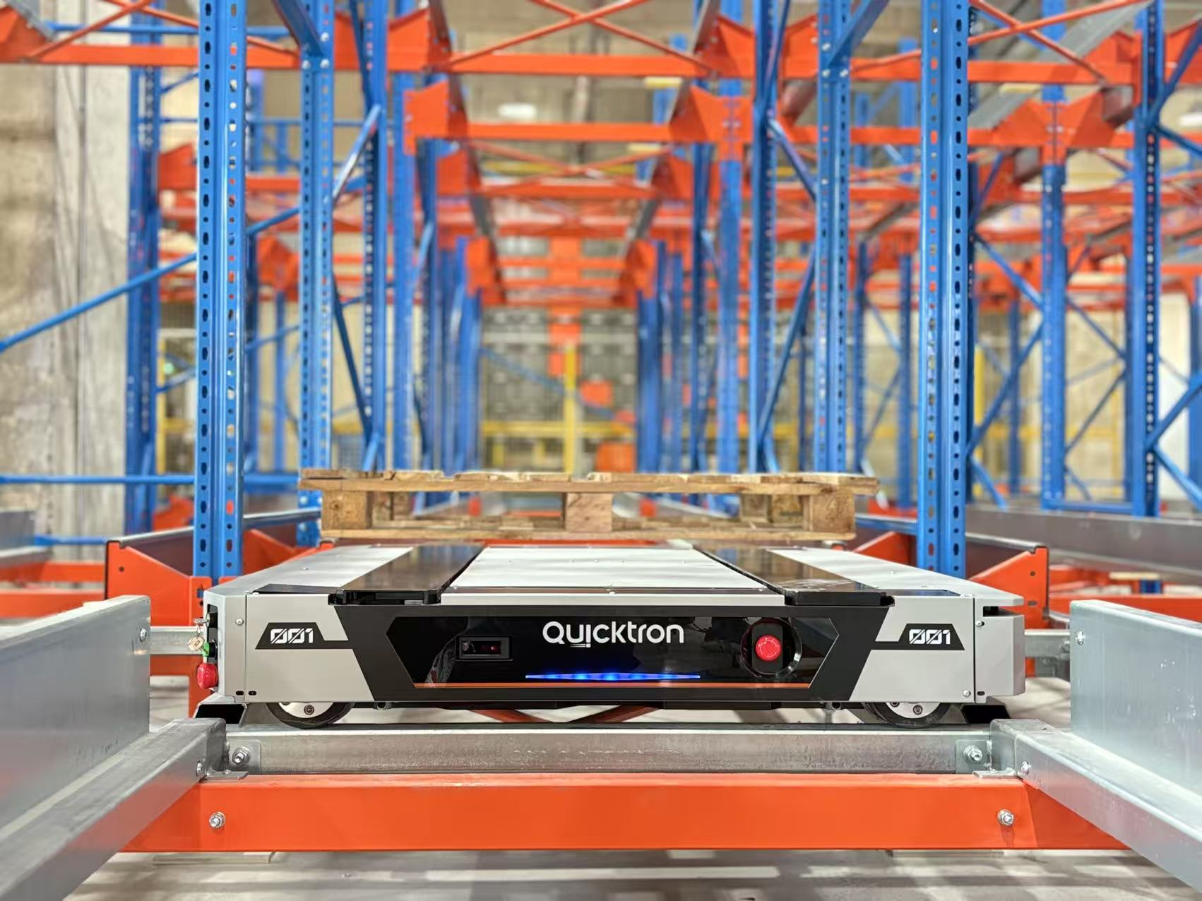 Quicktron Four Way Shuttle Quickbin Cube
