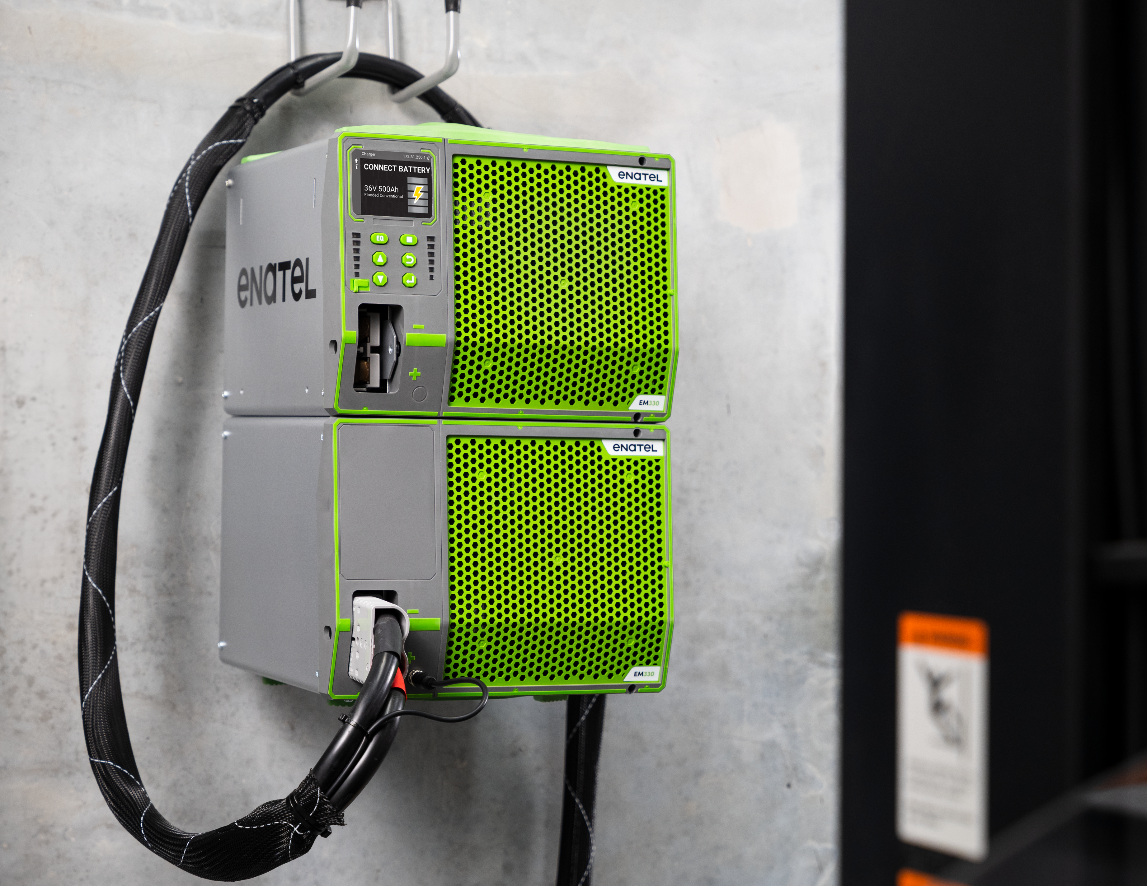 Enatel Indoor Charger Em330 Series