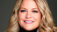 Shannon Curtis Headshot