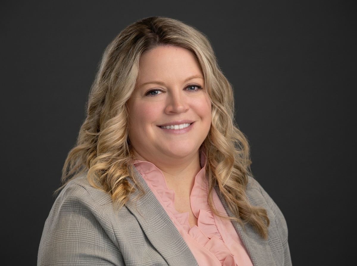 Shannon Curtis Headshot